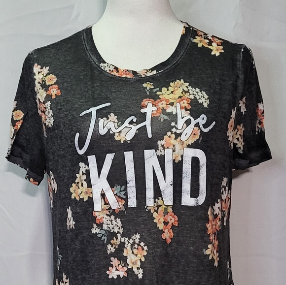 Maurices Women's Gray Sheer "Just Be Kind" Floral Graphic T-Shirt Size Small EUC - Picture 4 of 9